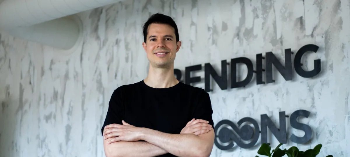 Quem é a Bending Spoons, nova decacórnio europeia que assumiu a compra da AOL - Imagem do artigo